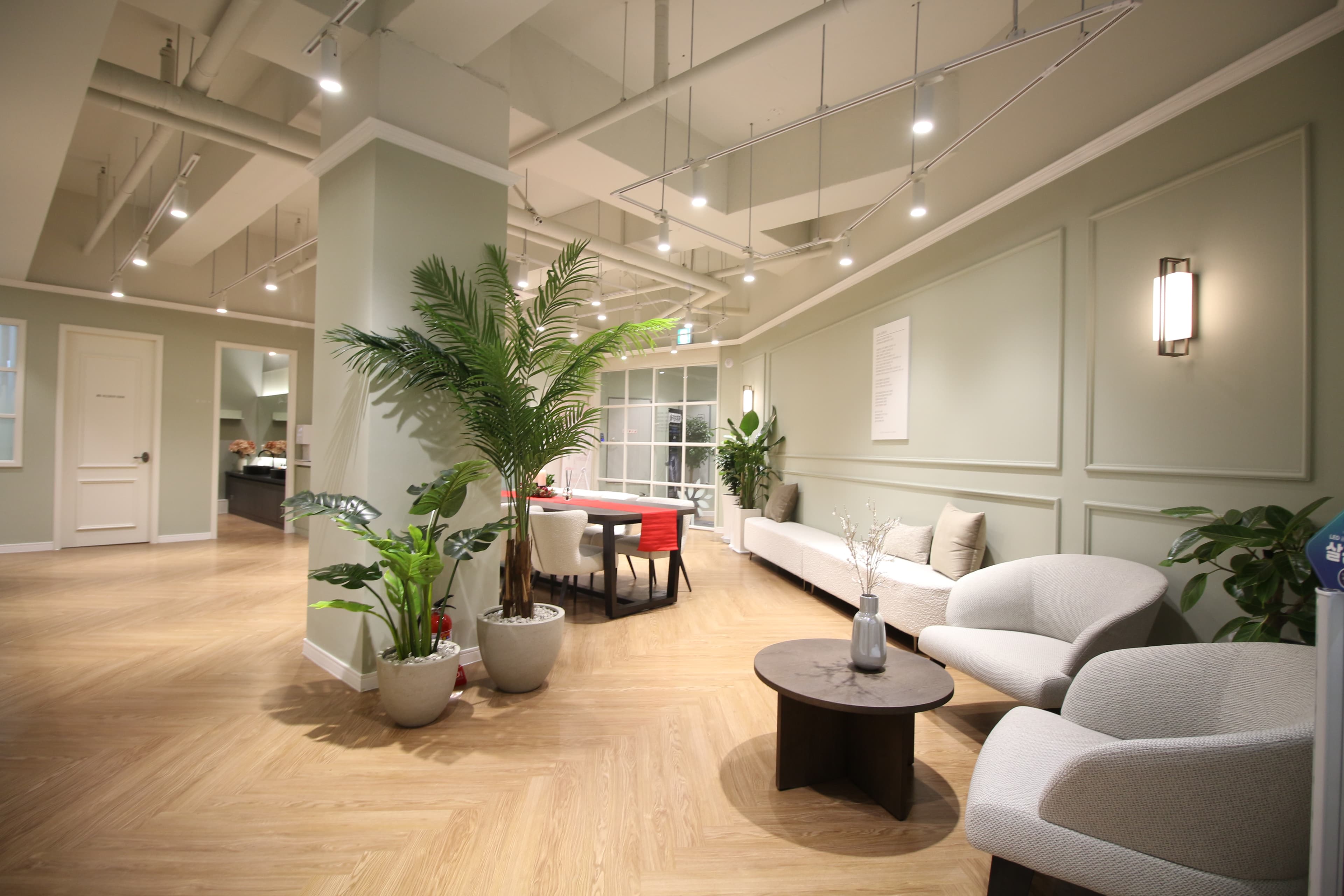 안녕하세요, 올리브치과 소독실 아르바이트 선생님 모집합니다.